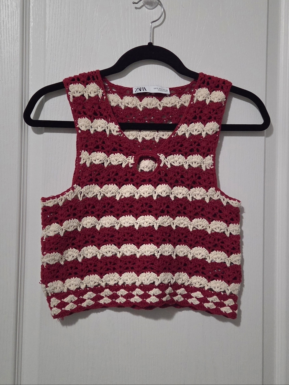 Zara Red & White Crochet Keyhole Tank - Picture 2 of 2
